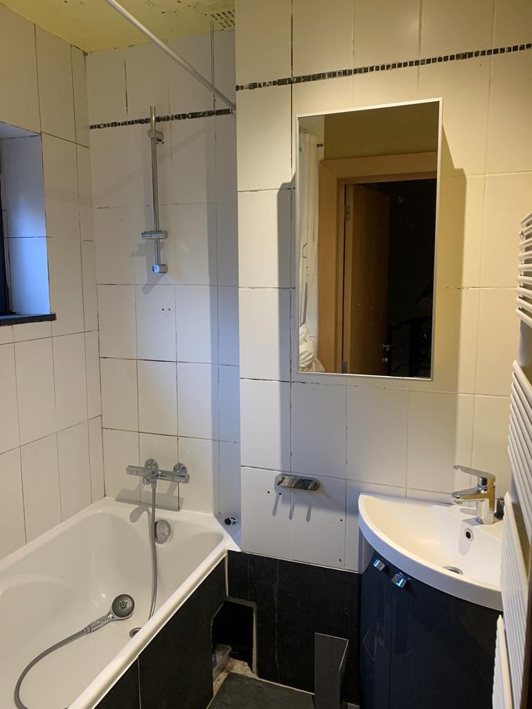 Assainissement d'une salle d'eau photo avant